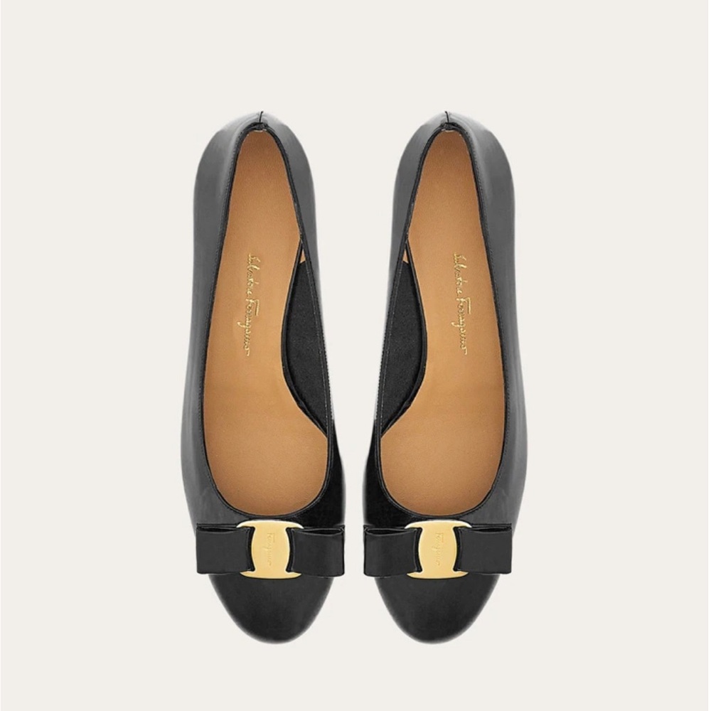 Salvatore Ferragamo Vara pump - Size 11